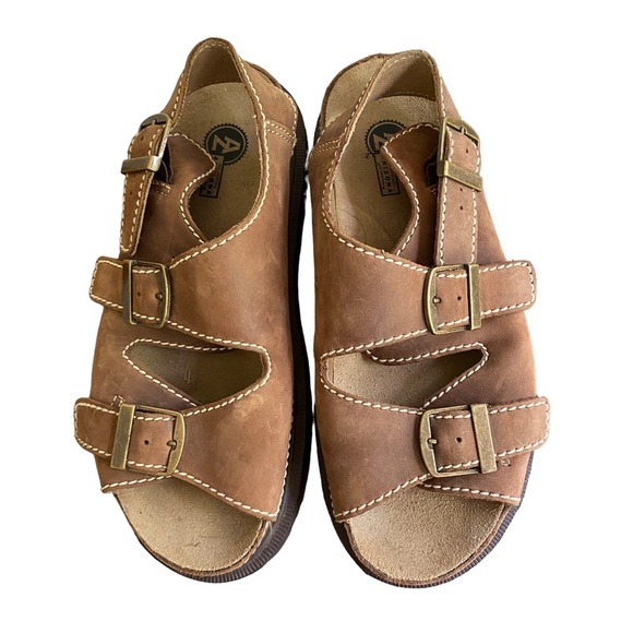 ARIZONIA JEAN CO Y2K Buckle Brown Suede Fisherman Platform Sandals Men's - Picture 9 of 9